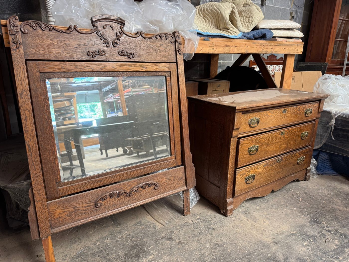 Mirror and chest set